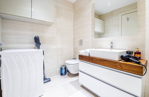 Besiktas Apartment | Modern 1bdr Residence | With Pool, Gym & Parking