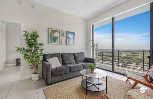 Doral House | Modern 1BR in Downtown Doral - Free Parking and Wellness Amenities