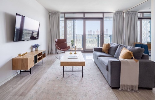 Jadaf Apartment | Modern 1BR in Prestigious Waterfront Location!