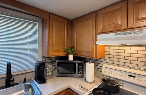 District Heights Bed & Breakfast | Modern 1BR Near DC – Quiet Comfort, Fast Commute