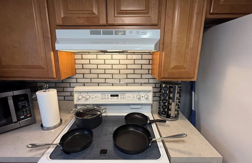 District Heights Bed & Breakfast | Modern 1BR Near DC – Quiet Comfort, Fast Commute