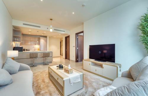 Downtown Dubai Apartment | Modern 1BR Retreat Creek Vistas