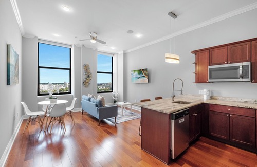 Olde Kensington Apartment | Modern 1BR w/Pool & Gym