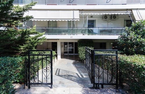 Glyfada Apartment | Modern 2-Bedroom Apartment in Downtown Glyfada