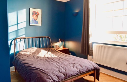 Faraday Apartment | Modern 2 Bedroom Flat in Camberwell