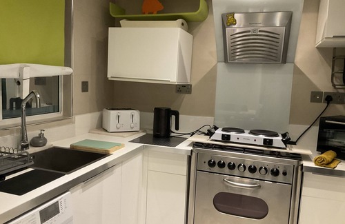 Chiswick Apartment | Modern 2 bedroom flat in heart of Chiswick: SPECIAL OFFER 50% off 1-6 Decembern