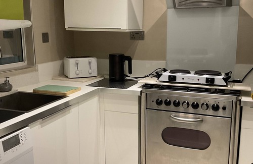 Chiswick Apartment | Modern 2 bedroom flat in heart of Chiswick: SPECIAL OFFER 50% off 1-6 Decembern
