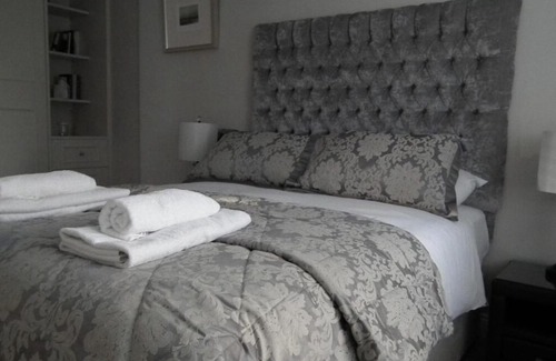 Ballsbridge Apartment | Modern 2 Bedroom Home near the RDS Arena