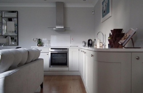 Ballsbridge Apartment | Modern 2 Bedroom Home near the RDS Arena