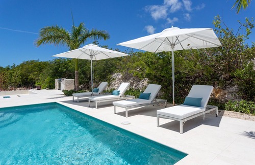 Ocean Point Villa | Modern 2 Bedroom Luxury Villa With Stunning Sea Views of Chalk Sound