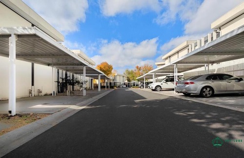 Bundoora Apartment | Modern 2-Bedroom Townhouse Near DFO & RMIT
