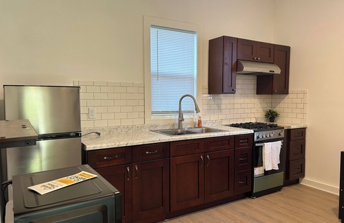 Indianapolis Apartment | Modern 2-bedroom with AC, WiFi near the Indianapolis Speedway!