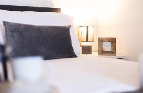 West Finchley Apartment | Modern 2-Bedrooms, 2-Bathrooms in Finchley