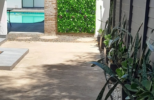 Newcastle Apartment | Modern 2 BR pool side apartment