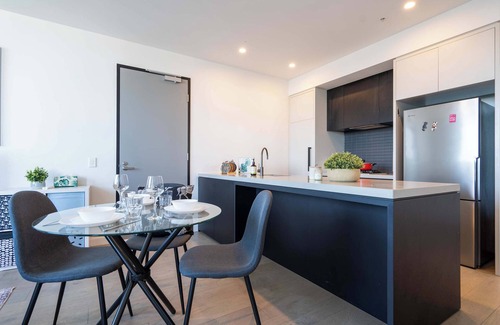 Clayton Apartment | Modern 2B Apt in Clayton South