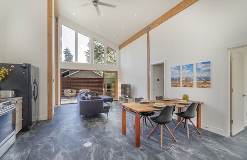 Medina House | Modern 2BR-2Bath, Pet ok, Fenced, 2 min to Bellevue Sq, WIFI, Garden, Oct15%