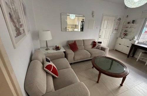 Larnaca City Centre Apartment | Modern 2BR Apartment 70m from Finikoudes beach