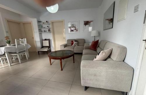 Larnaca City Centre Apartment | Modern 2BR Apartment 70m from Finikoudes beach