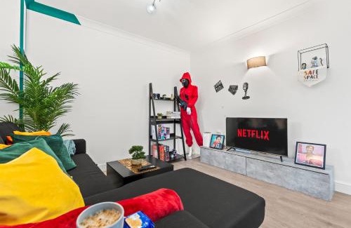 Poplar Apartment | Modern 2BR Apartment Near Canary Wharf Ideal for Business Travelers