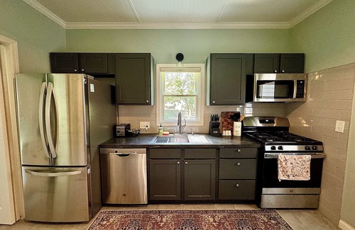 Bloomington House | Modern 2BR Charmer Heart of BloNo