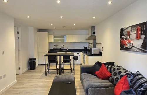 Canary Wharf Apartment | Modern 2BR Flat - Canary Wharf