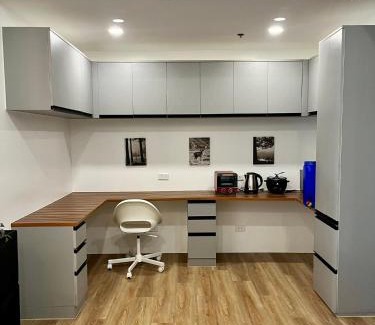 Pio del Pilar Apartment | Modern 2BR in Central Makati! Netflix Wi-Fi Pool