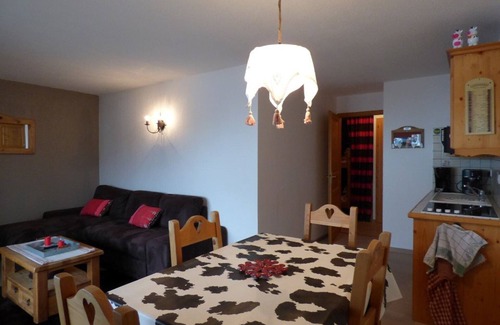 Le Grand-Bornand Apartment | Modern 2BR + Mountain Alcove, 43m², Garage - Sleeps 6, Near Ski Slopes and Shops