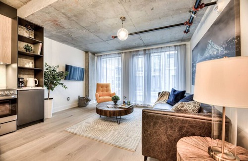 Griffintown Apartment | Modern 2BR Suite Old Montreal A6