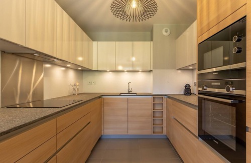 Arc-1800 Apartment | Modern 3-Bedroom Duplex - Balcony, Pool, Spa, Ski-in/Ski-out