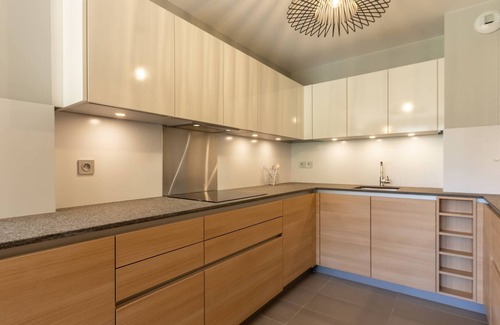 Arc-1800 Apartment | Modern 3-Bedroom Duplex - Balcony, Pool, Spa, Ski-in/Ski-out