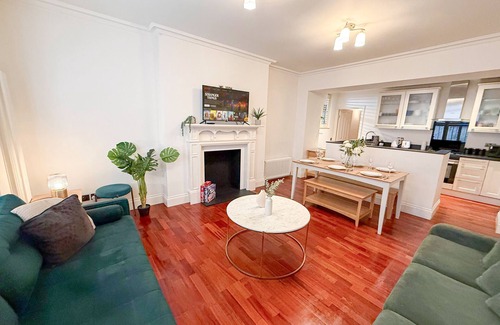 Bryanston and Dorset Square Apartment | Modern 3-Bed Baker St flat near Mayfair & West End