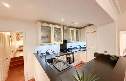 Bryanston and Dorset Square Apartment | Modern 3-Bed Baker St flat near Mayfair & West End