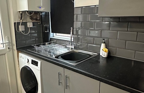 Clayton House | Modern 3 Bed house next to Etihad stadium and Co-op live