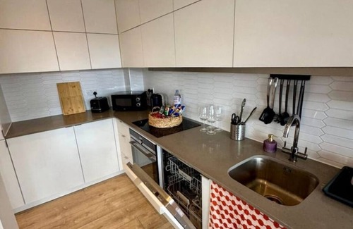 Wembley Park Apartment | Modern 3 Bed Wembley Stadium View Apartment