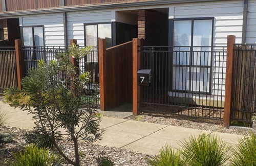 Cape Woolamai House | Modern 3-bedroom townhouse in central Cape Woolamai