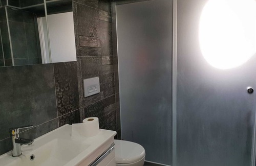 Ciftlik House | Modern 3 bedroom house - 4 mins walk from sea.