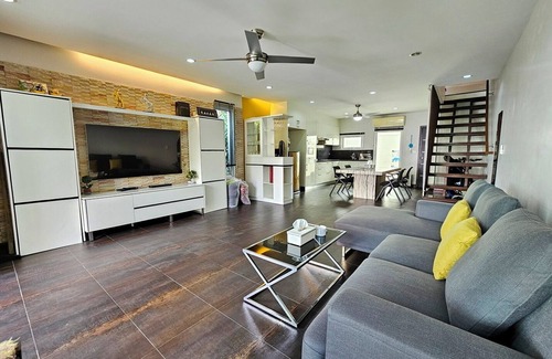 Kamala House | Modern 3-Bedroom Townhome in Kamala