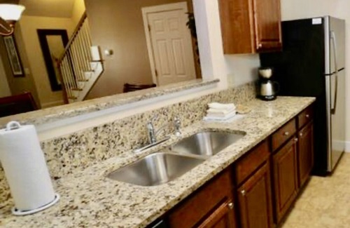 Lackey Villa | Modern 3-bedroom villa with WiFi, AC, stainless steel appliances in Williamsburg