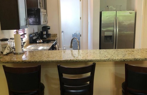 IronShore Estates Apartment | Modern 3 Bdrm - 3 1/2 Bath Apt. - Beach Pass/Pool/Gym/Wifi/Cable/Security/Gated