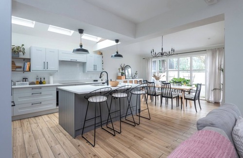 Shooters Hill House | Modern 3B Home with Garden in Eltham, London