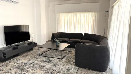 Neapolis Apartment | Modern 3BDR Top Floor Lux Suite Balcony