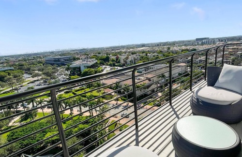 Doral Condo | Modern 3BR Gem: Prime Doral Location