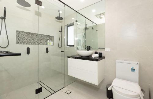 Glebe Apartment | Modern 3BR Glebe Home with Terrace & Garage for 8