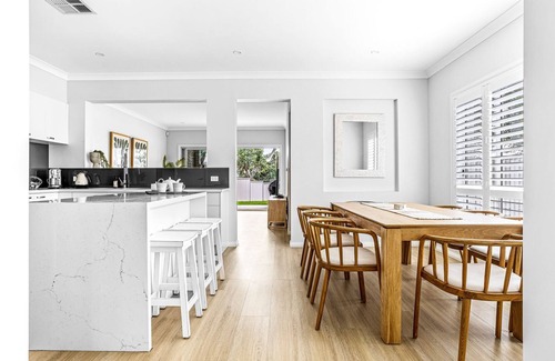 Barrack Point Apartment | Modern 4-Bed Home Close to Beach in Barrack Point