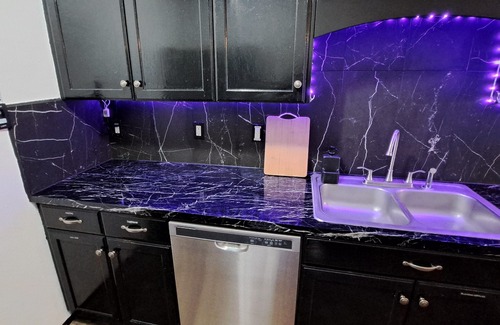 Idaho Falls House | Modern - 4 Bedroom - Pool Table- No Chores - No Contact Check In-