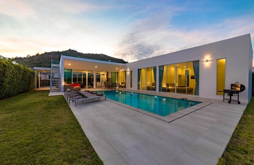 Khao Tao Villa | Modern 4 Bedroom Pool Villa (KHA5)