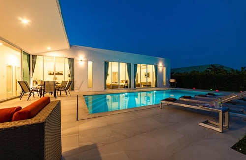 Khao Tao Villa | Modern 4 Bedroom Pool Villa (KHA5)