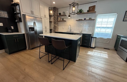 Indianapolis House | Modern 4BR/3BA Downtown Colts/Pacers/Events!