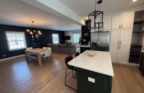 Indianapolis House | Modern 4BR/3BA Downtown Colts/Pacers/Events!