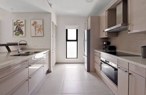 Gold Coast Apartment | Modern 4BR Condo in an Exclusive Resort – Perfect for Family at Oro 2 by Bocobay